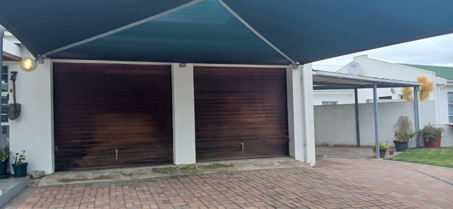 3 Bedroom Property for Sale in Fraaiuitsig Western Cape